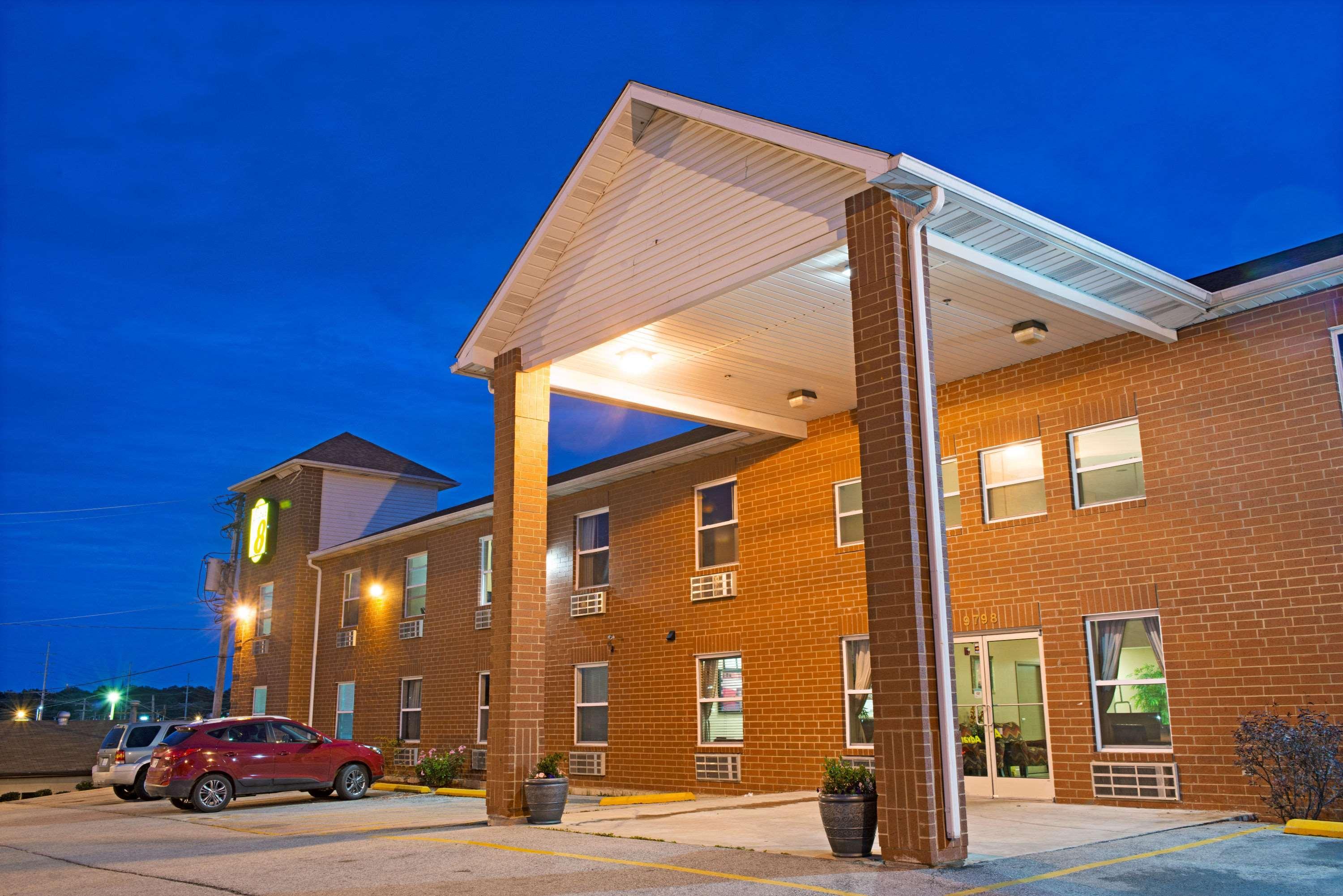 Hotel Super 8 By Wyndham St. Louis Airport à Woodson Terrace Extérieur photo