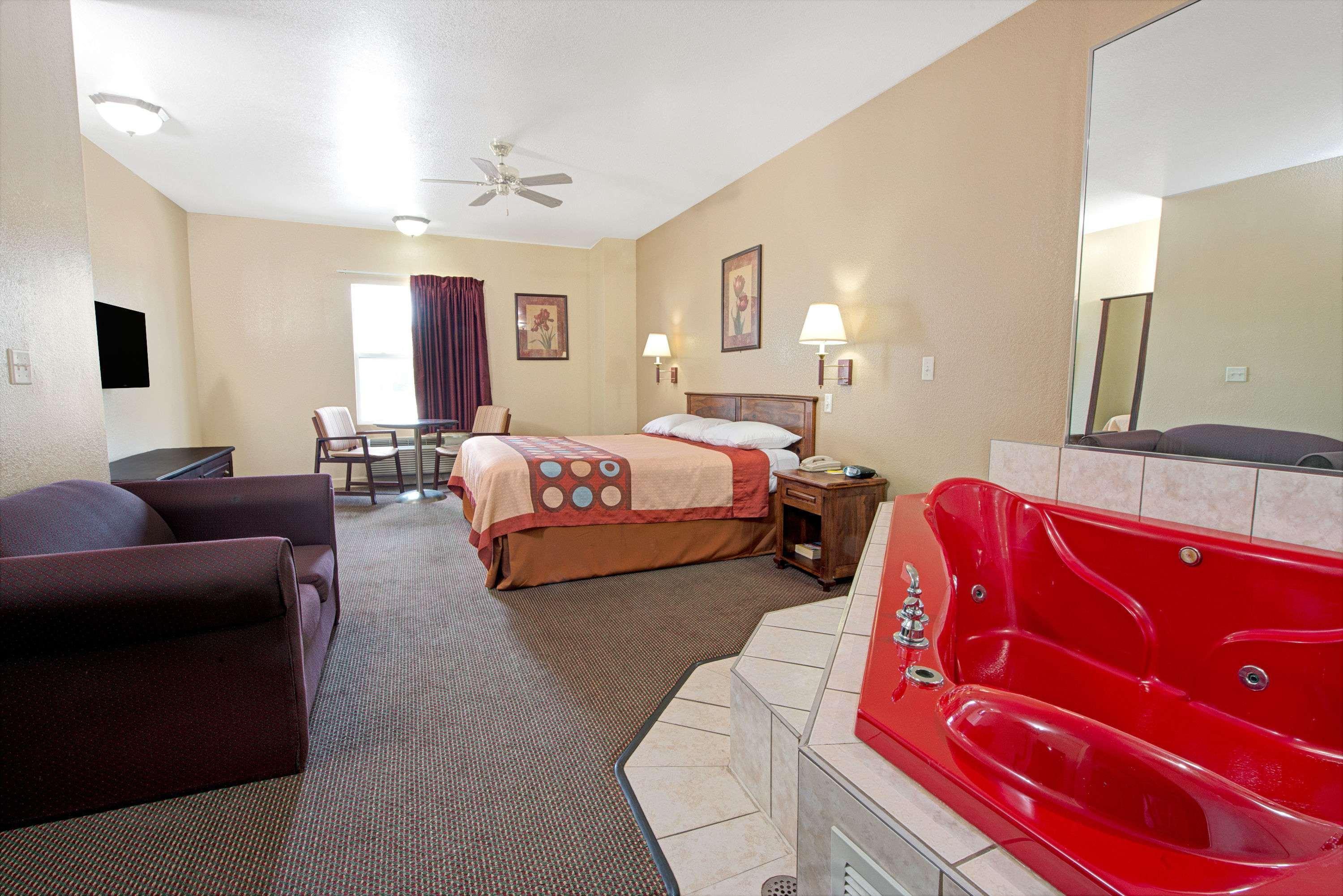 Hotel Super 8 By Wyndham St. Louis Airport à Woodson Terrace Extérieur photo