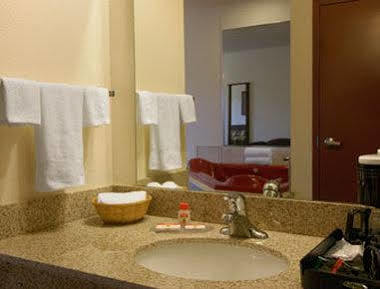 Hotel Super 8 By Wyndham St. Louis Airport à Woodson Terrace Extérieur photo